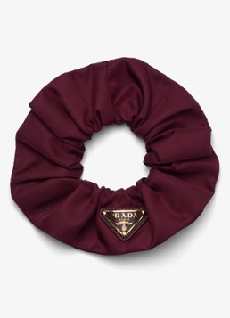 Prada Re-Nylon scrunchie met logo Bordeauxrood Beauty tools