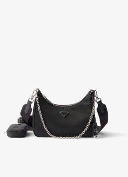 Prada Dames Re-Edition 2005 Re-Nylon schoudertas met leren details in de kleur Zwart