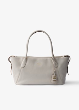 Prada Dames Ouvert Large schoudertas van kalfsleer in de kleur Gebroken wit