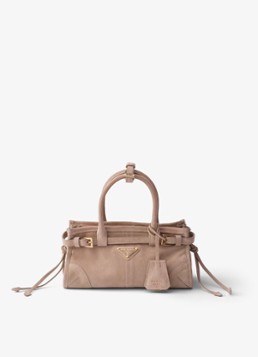 Prada Dames Bonnie Mini handtas van kalfssuède in de kleur Beige