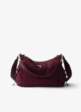 Prada Dames Explore Re-Nylon Large schoudertas met leren details in de kleur Bordeauxrood
