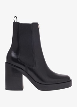 Maje Dames Chelsea boot van leer in de kleur Jeans