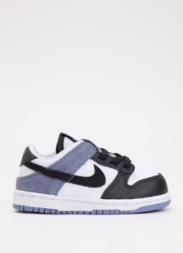 Nike Meisjes Dunk Low sneaker met leren details in de kleur Zwart, maat: 23.5