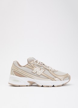 New Balance Meisjes 740 sneaker met glanzende finish in de kleur Donkerbeige, maat: 40