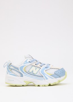 New Balance Meisjes 530 sneaker van mesh met logo en glanzende finish in de kleur Lichtblauw, maat: 17