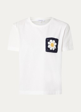 Gerard Darel Dames Melvine T-shirt met bloemborduring en borstzak in de kleur Gebroken wit