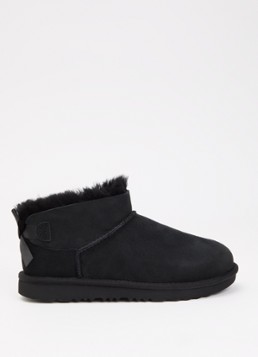 UGG Meisjes K Ultra Mini Bailey enkellaarsje van suède met strikdetail in de kleur Zwart, maat: 31