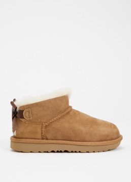 UGG Meisjes Ultra Mini Bailey Bow enkellaarsje van suède in de kleur Lichtbruin, maat: 26