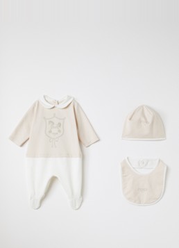 Fendi Jongens Set van babypak met muts en slab in giftbox 3-delig in de kleur Beige, maat: 6M=68