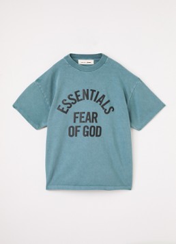 Fear of God Essentials Jongens T-shirt met logoprint in de kleur Staalblauw, maat: 6J/7J=122