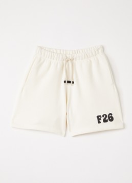 Fear of God Essentials Jongens Straight fit korte joggingbroek met logo in de kleur Creme, maat: 10