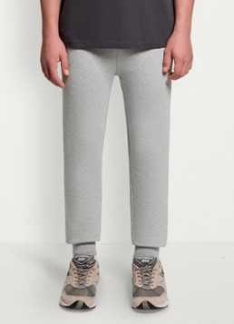 Lyle & Scott Jongens Tapered fit joggingbroek met logoborduring in de kleur Lichtgrijs, maat: 176