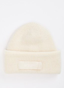 Jacquemus Heren Le Bonnet ribgebreide muts in alpaca wolblend met logo in de kleur Gebroken wit, maat: OS