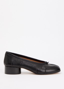 Maison Margiela Dames Tabi ballerina van leer in de kleur Zwart, maat: 40