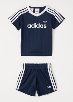 Adidas Jongens Set van T-shirt met korte broek 2-delig in de kleur Donkerblauw, maat: 86