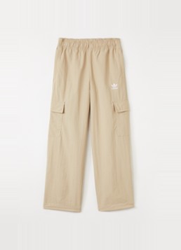 Adidas Jongens Straight fit cargobroek met logo in de kleur Zand, maat: 152
