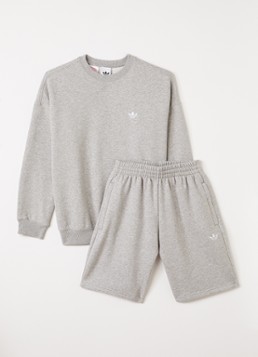 Adidas Jongens Set van sweater met korte joggingbroek 2-delig in de kleur Grijsmele, maat: 152