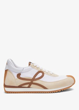 LOEWE Dames Flow Runner 2.0 sneaker van kalfsleer met kalfssuède details in de kleur Beige