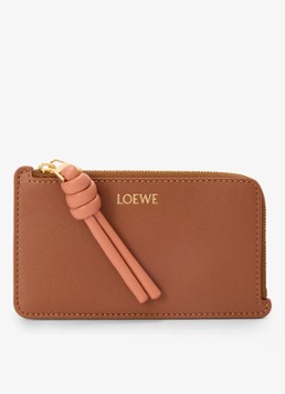 LOEWE Dames Knot pasjeshouder van kalfsleer in de kleur Bruin