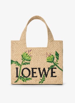 LOEWE Dames Loewe Font Artichoke Small handtas van raffia met logo in de kleur Beige