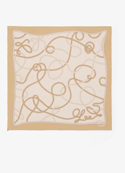 LOEWE Dames Sjaal van zijde met print 90 x 90 cm in de kleur Beige