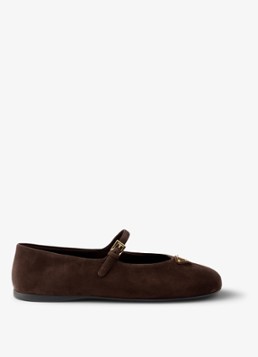Prada Dames Ballerina van geitensuède in de kleur Bruin