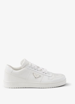 Prada Heren Downtown sneaker van leer met logo in de kleur Wit
