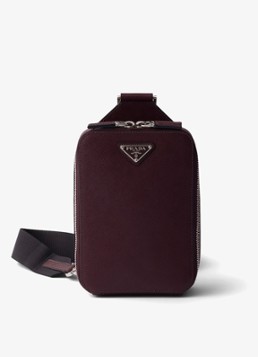 Prada Heren Brique schoudertas van kalfsleer in de kleur Bordeauxrood