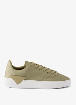 Prada Heren Court Re-Nylon sneaker met logo in de kleur Groen