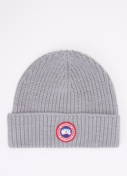 Canada Goose Dames Ribgebreide muts van wol met logo in de kleur Grijs, maat: ONE SIZE