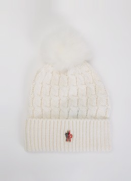 Moncler Dames Kabelgebreide muts van scheerwol met logo in de kleur Gebroken wit, maat: ONE SIZE