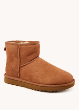 UGG Dames Classic Mini enkellaarsje van suède in de kleur Cognac, maat: 39