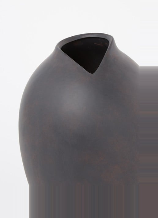 101 Copenhagen Sumo Slim vaas 37,5 cm - detail donkerbruin