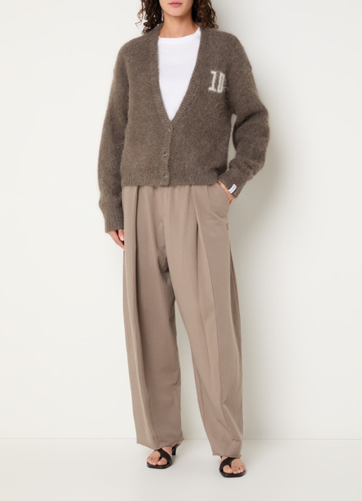 10DAYS Grofgebreid vest in alpaca wolblend met ingebreid logo - voorkant 3 beige