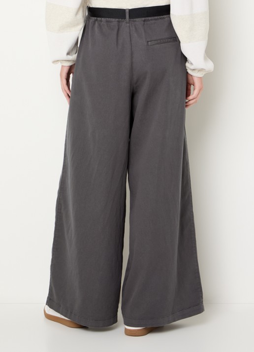 10DAYS High waist wide fit broek met ceintuur en steekzakken - achterkant 4 taupe