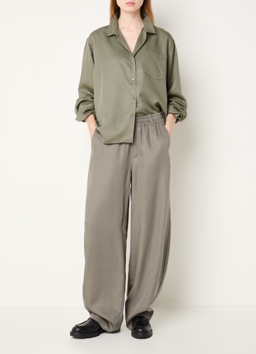10DAYS Oversized blouse met glanzende finish en ballonmouw - voorkant 4 olijfgroen