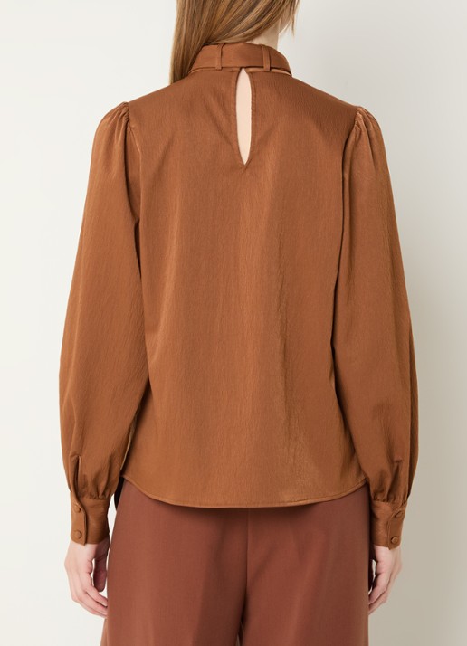 Aaiko Bowi top met sjaalkraag - achterkant 2 cognac