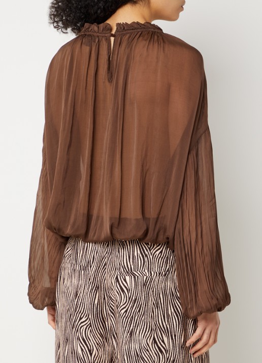 Aaiko Cristy top in zijdeblend met ballonmouw - achterkant hazelnootbruin