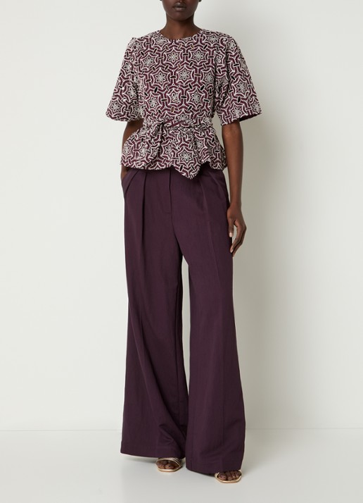 Aaiko Georgie top met strikceintuur en opengewerkt dessin - voorkant 2 aubergine
