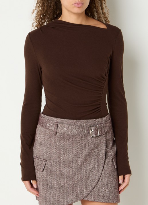 Aaiko Jalisse top in wolblend met asymmetrische hals - detail 2 wit