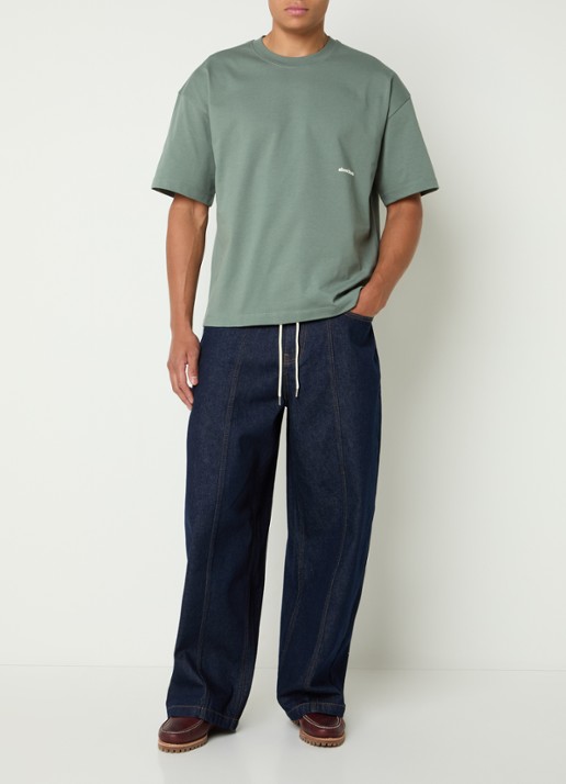 about:blank Loose fit jeans met strikceintuur en donkere wassing - voorkant 2 indigo
