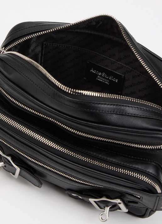Acne Studios Camero Party Belts handtas van kalfsleer met afneembare schouderriem  - detail zwart