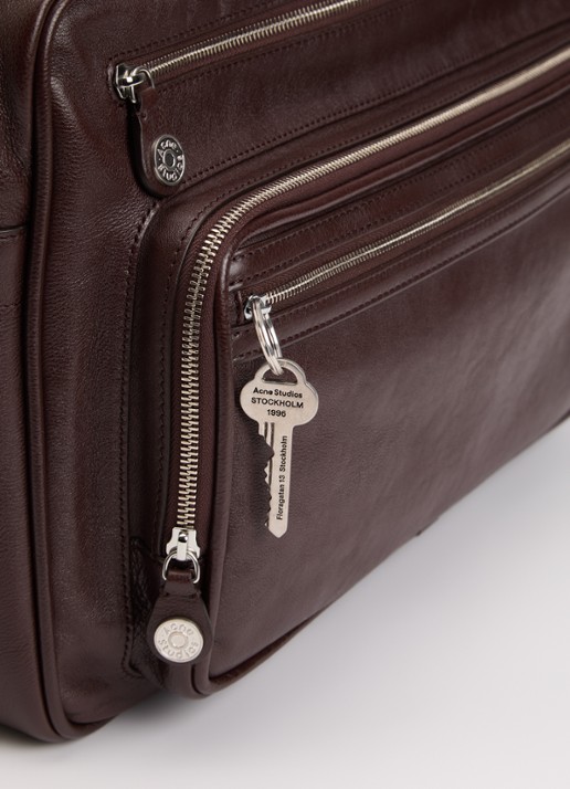 Acne Studios Camero schoudertas van kalfsleer - detail 3 chocoladebruin