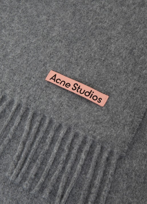 Acne Studios Sjaal van wol 200 x 45 cm - detail grijsmele