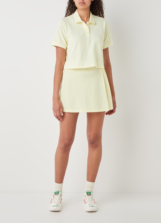 adidas Cropped polo met logoborduring - voorkant 3 lichtgeel