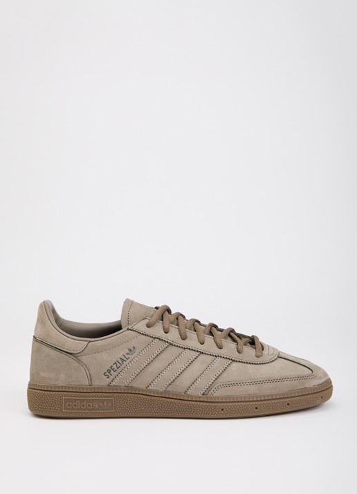 Adidas Handball Spezial sneaker van suède met leren details  - voorkant bruin