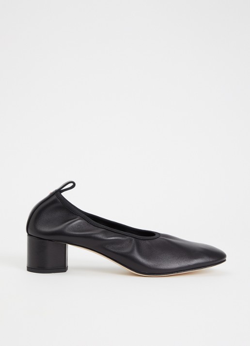 Aeyde Gemma pump van leer - voorkant 4 zwart