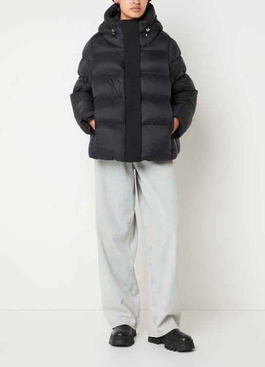 Airforce Kaia puffer jack met capuchon en logo - voorkant 2 zwart