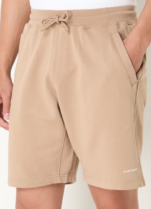 Airforce Straight fit korte joggingbroek met logo - detail zand
