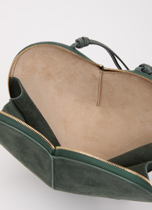 Alaïa Le Coeur crossbodytas van geitenleer met details van geitensuède - detail donkergroen